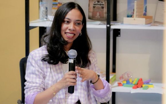 Nouhayla Laâbidi, étudiante à l’ESJC présente une conférence au SIELJ