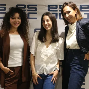 De gauche à droite: Rania Laabid, journaliste à Femmes du Maroc Basma Mawlawi, directrice marketing et communication de l'ESJC Sarrae Bouayad, journaliste à Femmes du Maroc
