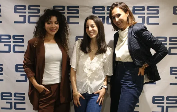 De gauche à droite: Rania Laabid, journaliste à Femmes du Maroc Basma Mawlawi, directrice marketing et communication de l'ESJC Sarrae Bouayad, journaliste à Femmes du Maroc