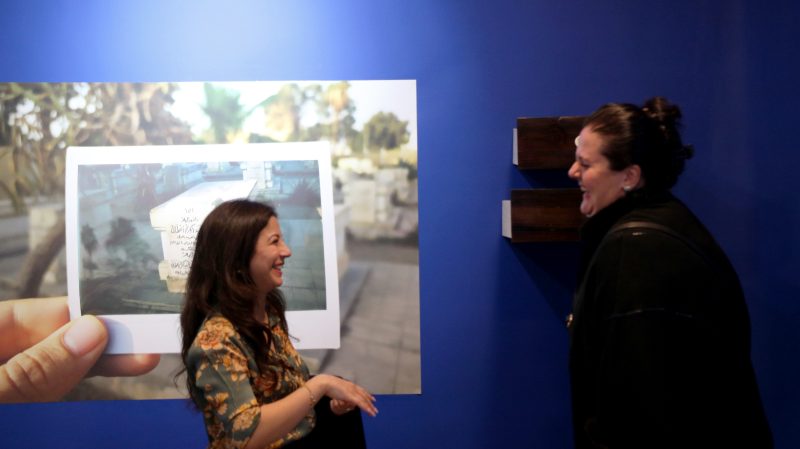 IMG_1964 Quand l’écoute devient image : un étudiant de l’ESJC au vernissage de “Entre nos mains”