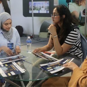 Le Forum International de l’Etudiant: l’ESJC séduit et attire de futurs étudiants